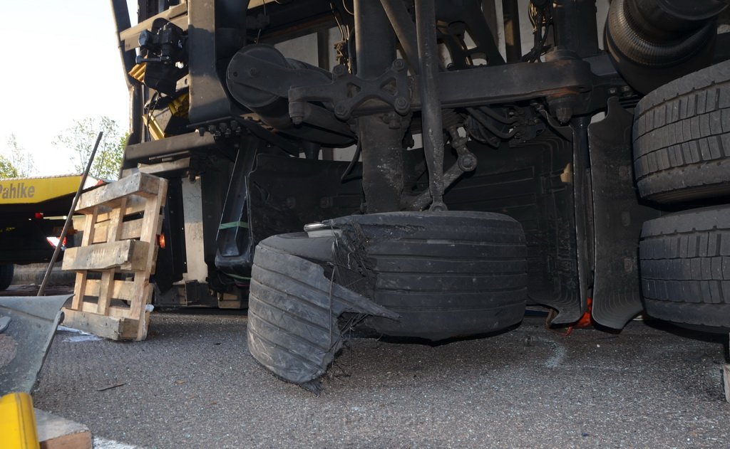 VU LKW umgestuerzt A 3 Rich Oberhausen Hoehe AS Koeln Koenigsforst P140.JPG - Miklos Laubert